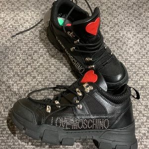 Brand new tennis chunky LOVE MOSCHINO